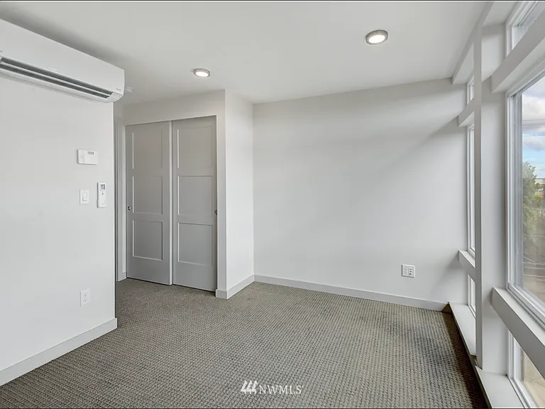 730 N 43rd St — Photo 5