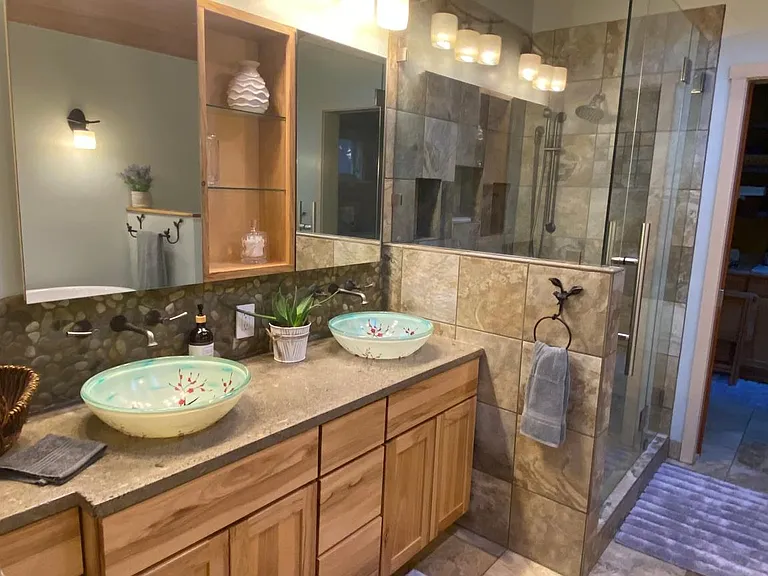 2444 Rogue River Hwy — Photo 18