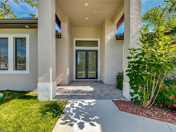 4th image of 1018 Desoto Ave