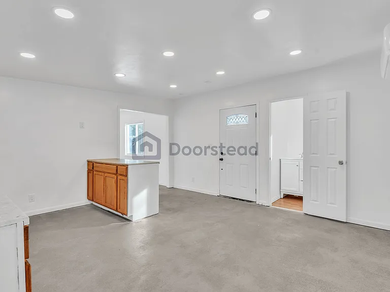199 Bart Ave #A — Photo 9
