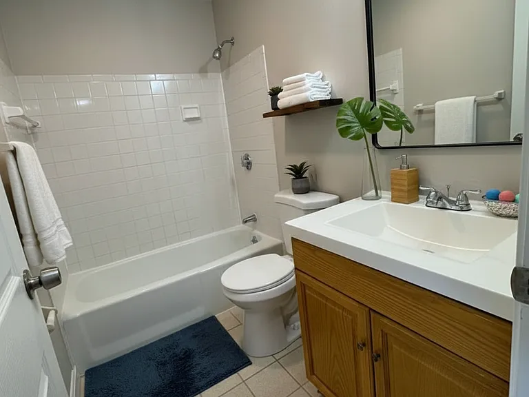 Pondsview Apartments — Photo 67