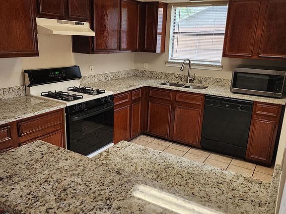 3rd image of 12811 Carrera Dr