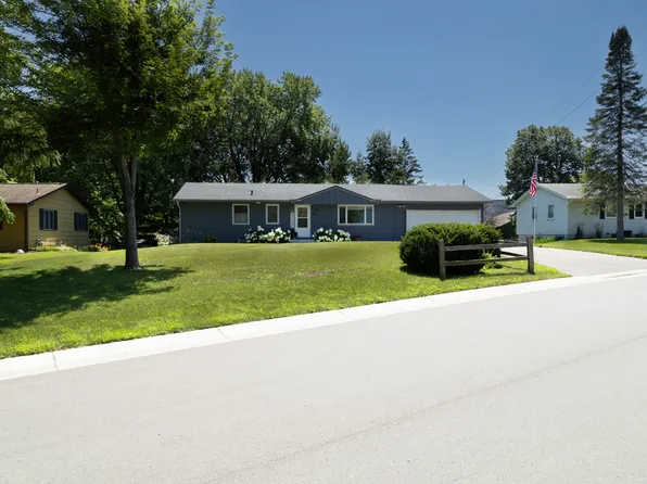 503 Chan Vw, Chanhassen, MN 55317
