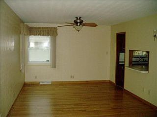 2nd image of 1319 Sussex Dr