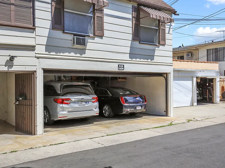 Garage parking on Doheny Dr.