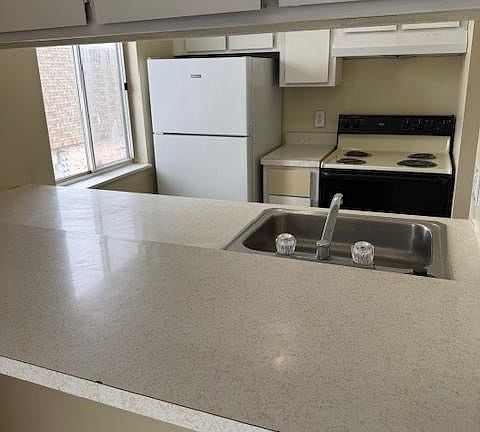 4th image of 630 W 6th St #11