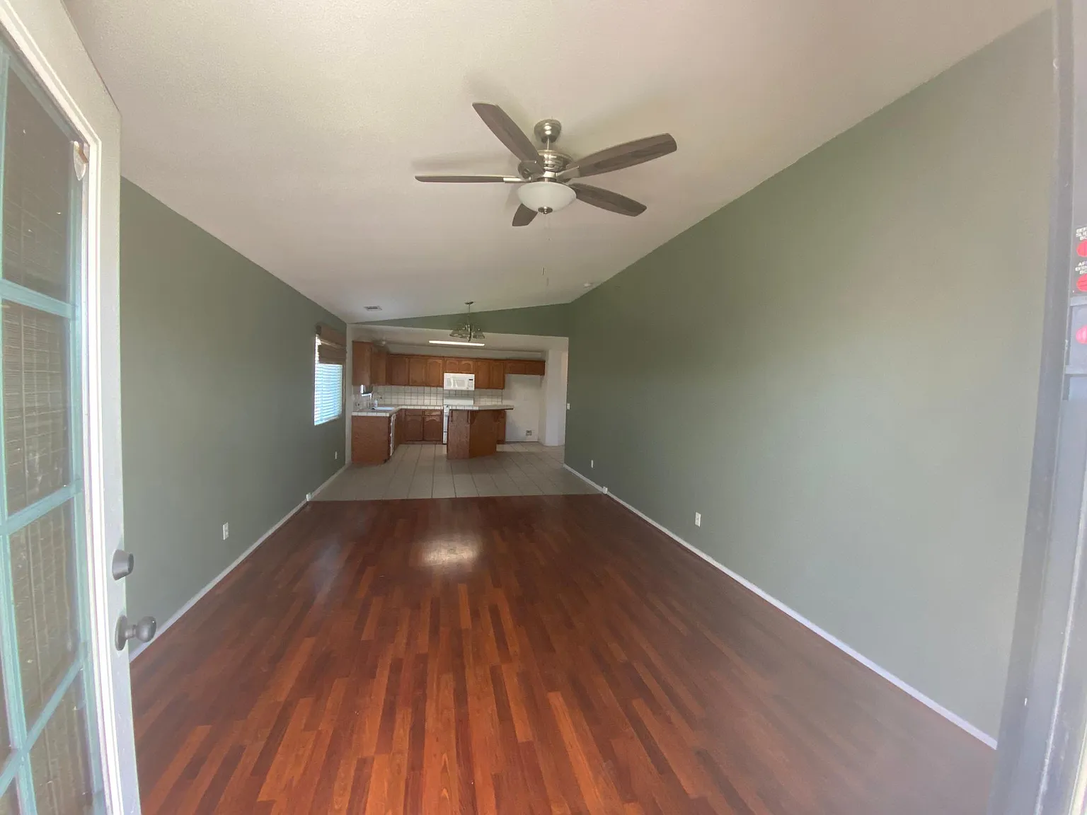 3 bed, 1779 sqft, $2,100 — Photo 4