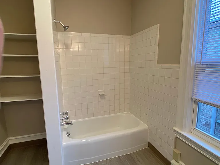 25 S West End Ave #3 — Photo 4