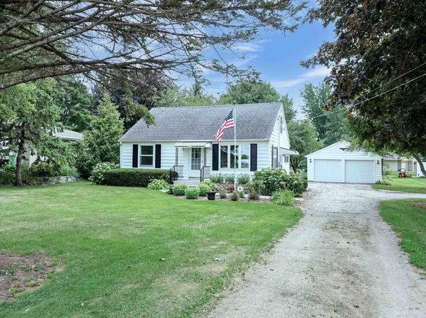 W6273 Old Highway Rd, Menasha, WI 54952