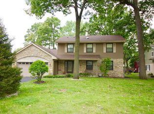 108 Iroquois Trl, Wood Dale, IL 60191