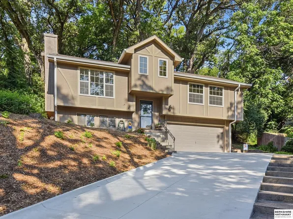 1606 Farrell Dr, Bellevue, NE 68005