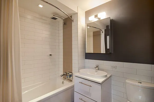 Rented by Manhattan Realty Group | media 18