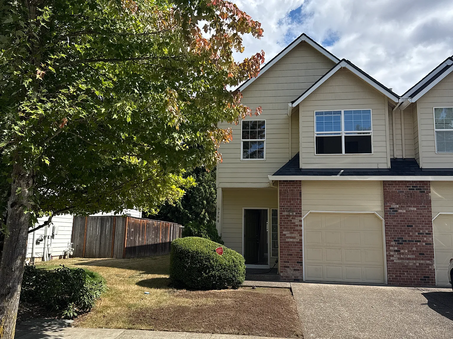 3206 NE 13th Pl — Photo 1