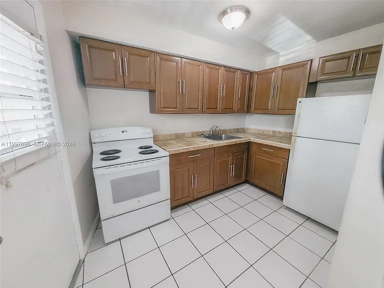 1610 NW North River Dr #204 — Photo 3