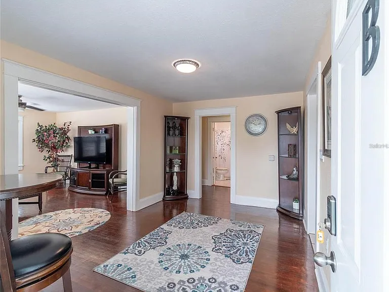 103 E Mohawk Ave #B — Photo 2