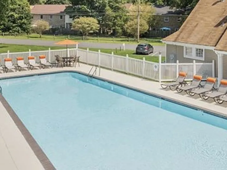 450 Greenbrier Ct #450 — Photo 12