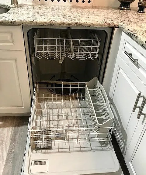 121 Max Ct SE — Photo 5