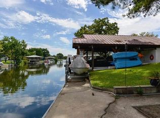 515 E Briarway Dr, Granite Shls, TX 78654