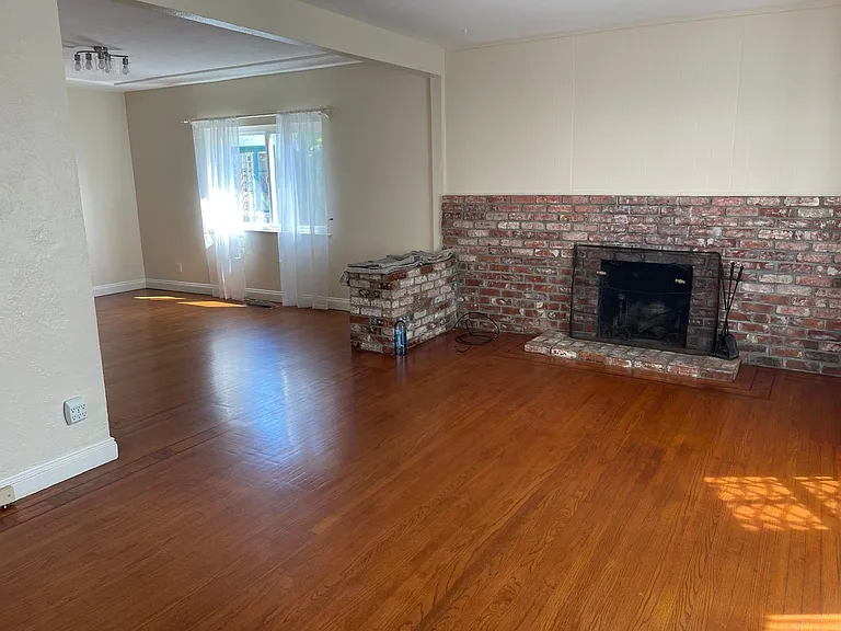 805 San Carlos Ave — Photo 12