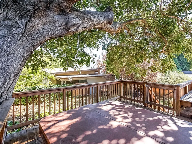 6458 Colby St — Photo 35