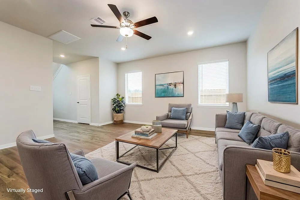 4 bed, 2.5 bath, 2203 sqft, $1,925 — Photo 4