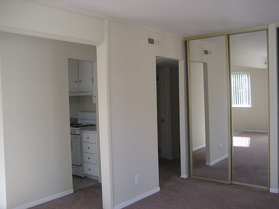 2nd image of 159 Fairchild Dr APT 10