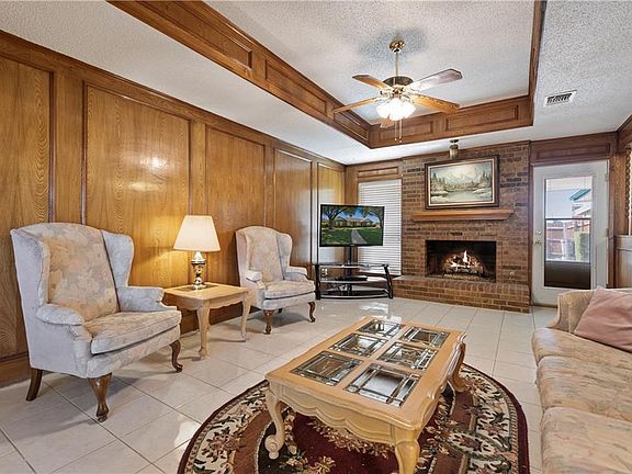 3rd image of 3502 Malinda Ln