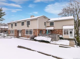 17 Dale St APT 3, Stamford, CT 06902