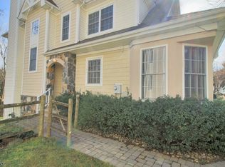 16 Cobblestone Ct, Oakland, NJ 07436