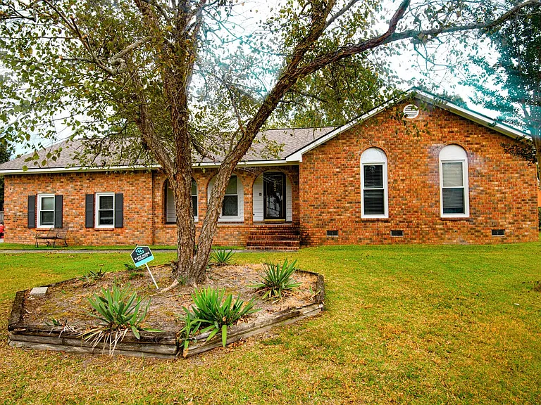 202 Main Ridge Cir — Photo 1