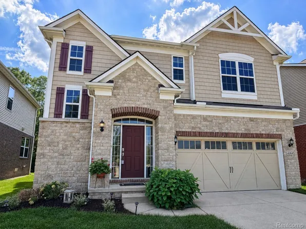 49645 Hartwick Dr, Novi, MI 48374