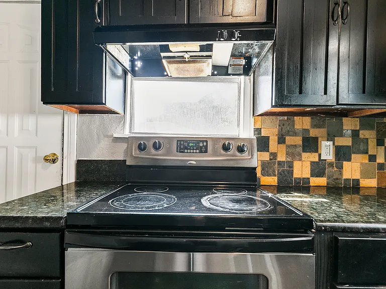 3422 W Jefferson Blvd — Photo 16