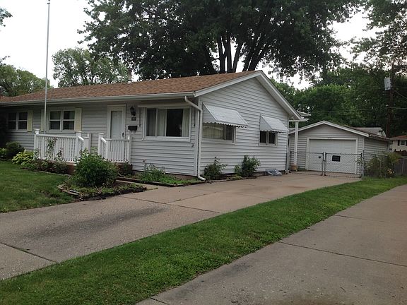 2nd image of 2707 Holly Dr