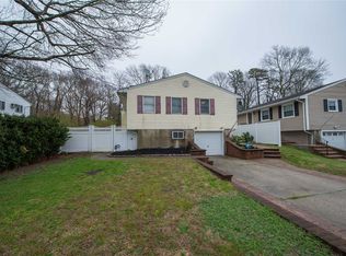 23 New Ln, Selden, NY 11784