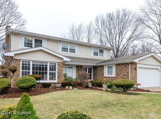2310 N Burke Dr, Arlington Heights, IL