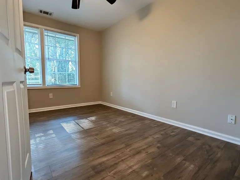 537 Eastside Dr NE — Photo 17