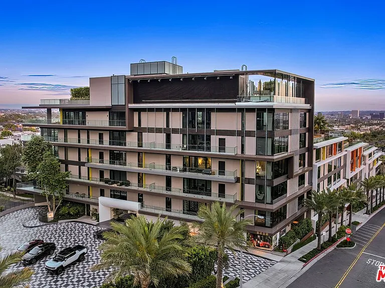 8420 Sunset Blvd #307 — Photo 39