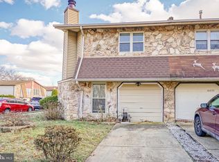 10235 Murty Ln, Philadelphia, PA 19116