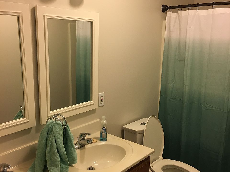 Newly remodled hall bath