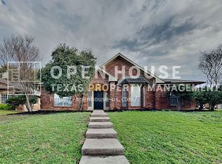 1327 E Branch Hollow Dr, Carrollton, TX 75007
