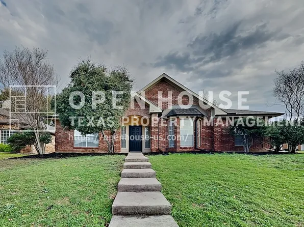 1327 E Branch Hollow Dr, Carrollton, TX 75007