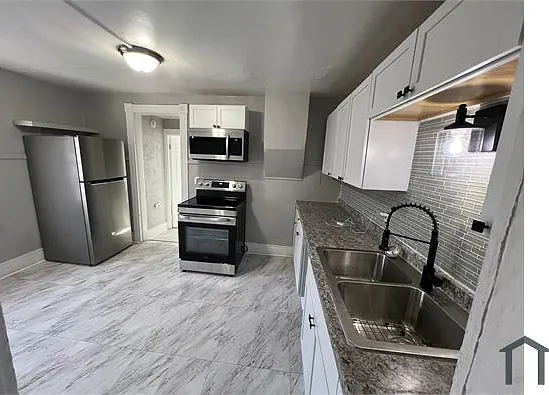 101 Superior St #2