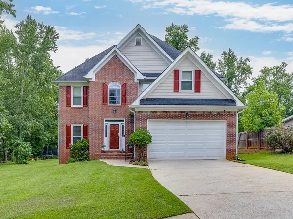 5803 Silverthorn Dr, Flowery Branch, GA 30542