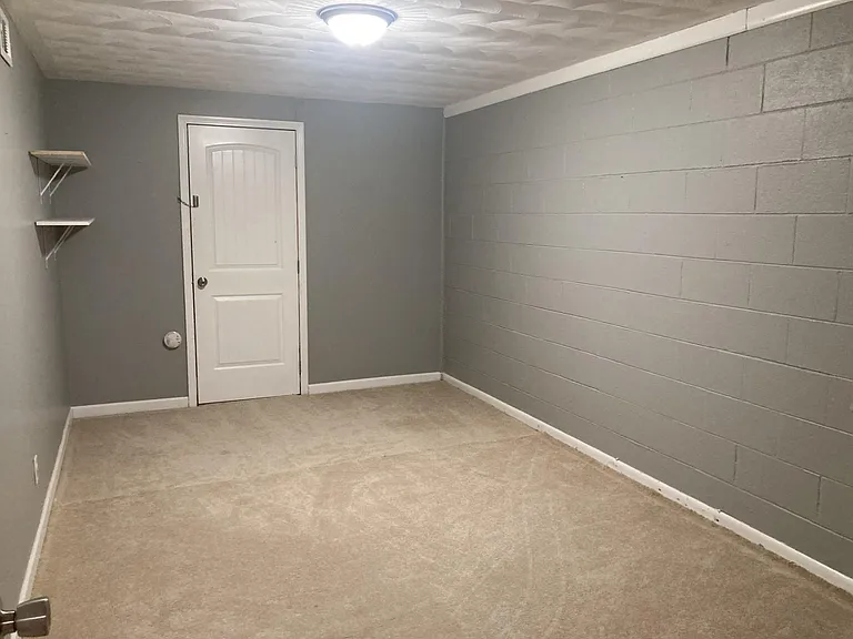 3504 Vicki St — Photo 15