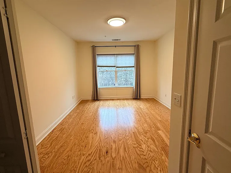 2000 Davenport Ave #2107 — Photo 19