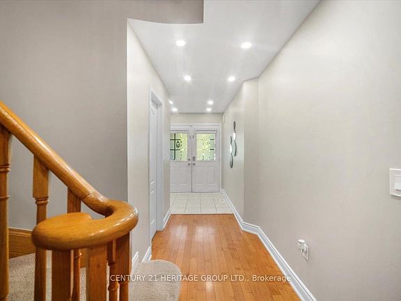 5th image of 3954 Coachman Cir
