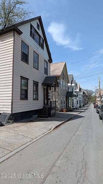 5th image of 1 Ingersoll Avenue