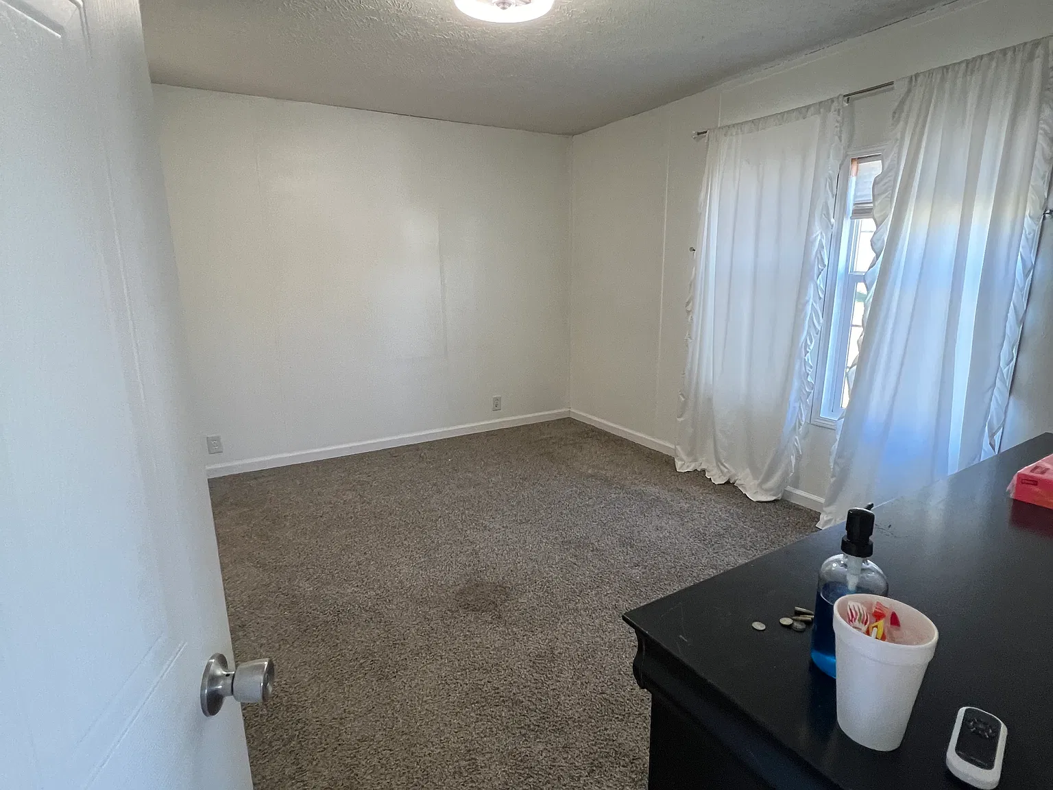 3 bed, $1,800 — Photo 4