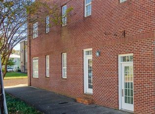 319B N 4th St, Wilmington, NC 28401