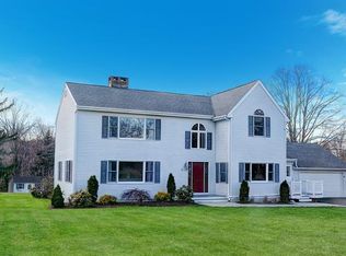 28 Hilltop Mnr, Danbury, CT 06811